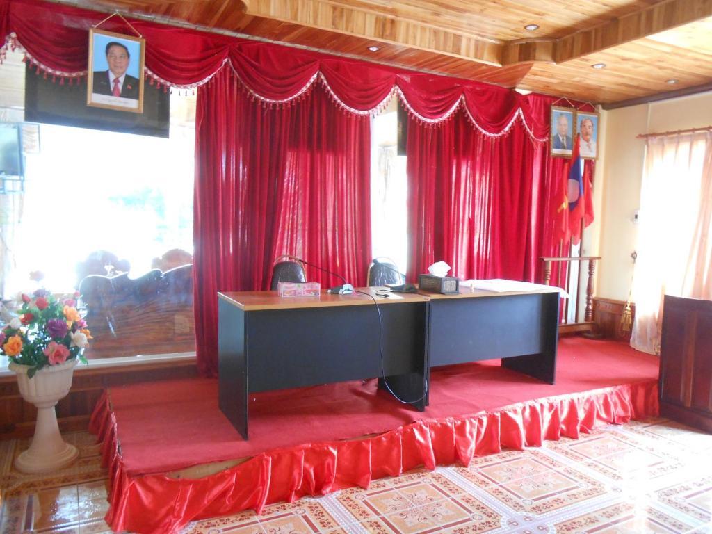Khampaseuth Hotel Vang Vieng Exterior photo